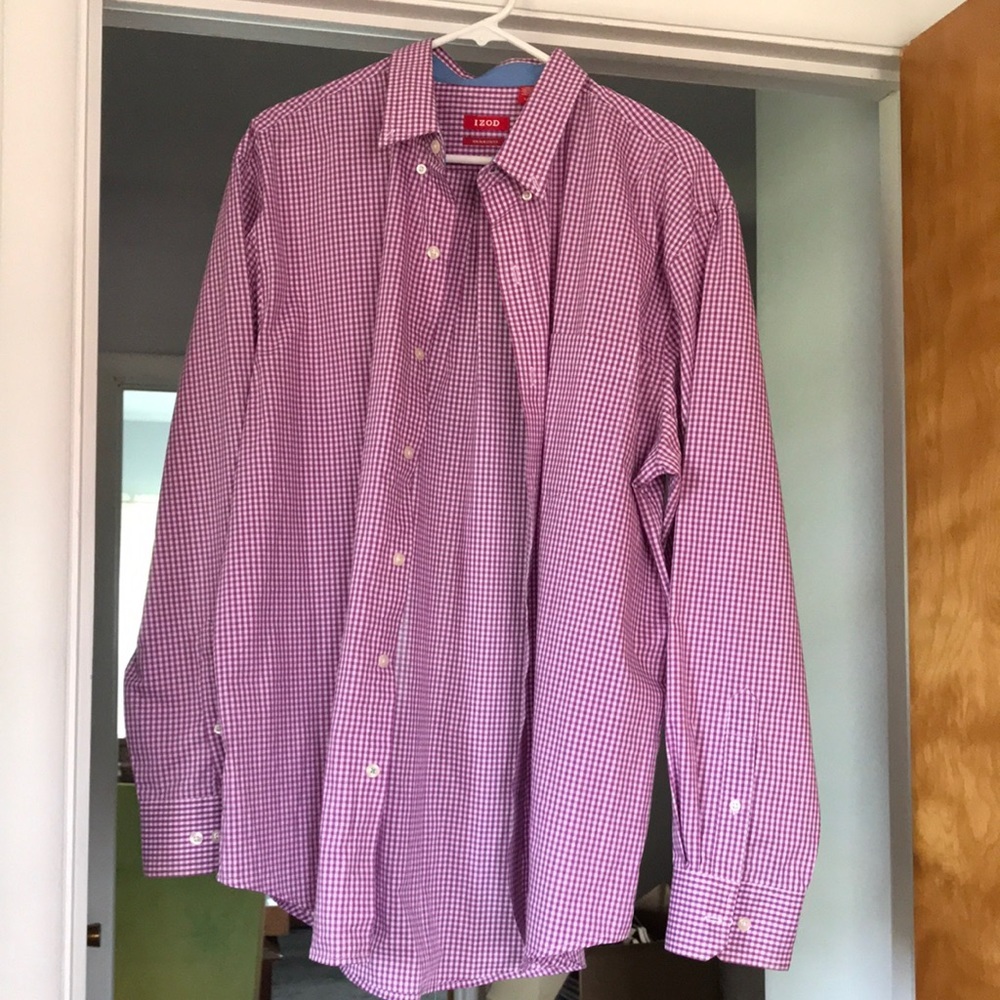 Izod Mens long sleeve button up collar shirt